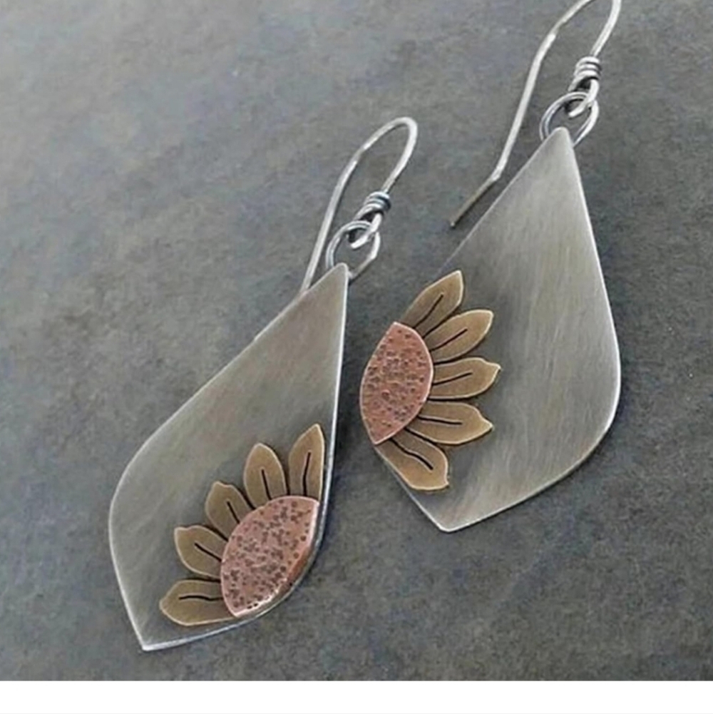 Elegant Silver and Gold Floral Earrings - Picture 3 of 5